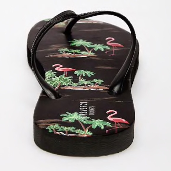 Forever 21 Flamingo & Palm Tree Flip Flops🌴 - Picture 6 of 8